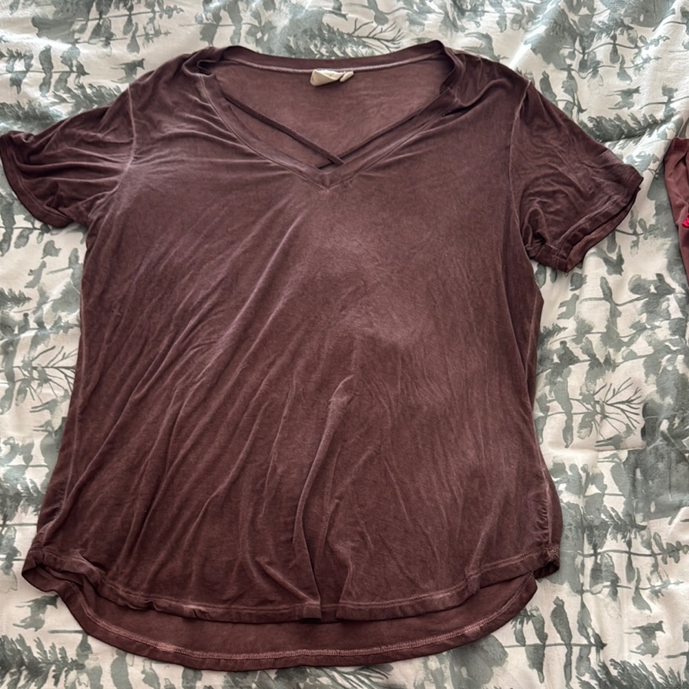 White Crow Red Relaxed V-Neck Short Sleeve Tee